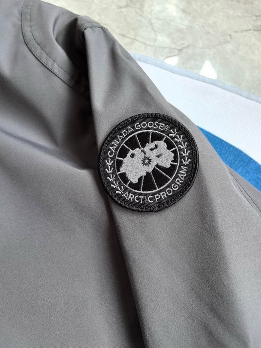 Can*a Go*e jacket-001