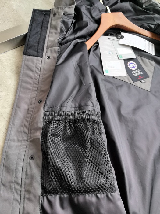 Can*a Go*e jacket-001