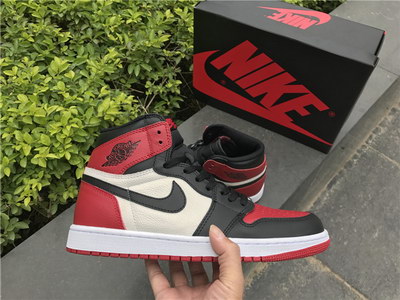 Air Jordan 1 Retro Bred Toe