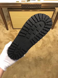 G*u*i slippers(aaa)-213