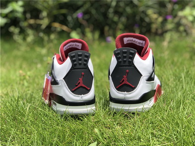 Air Jordan 4 Fire Red 2018