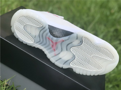 Air Jordan 11  “Platinum Tint”
