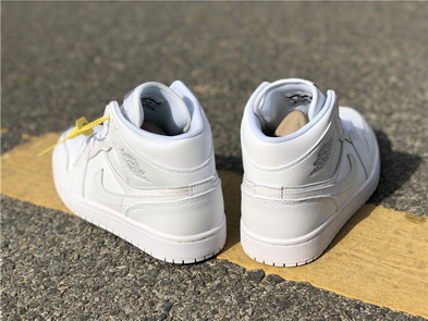 Air Jordan 1 Retro-030