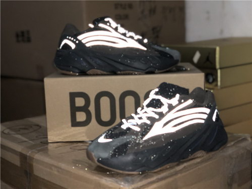 authentic ad*s Y**zy 700 v2 static black-005