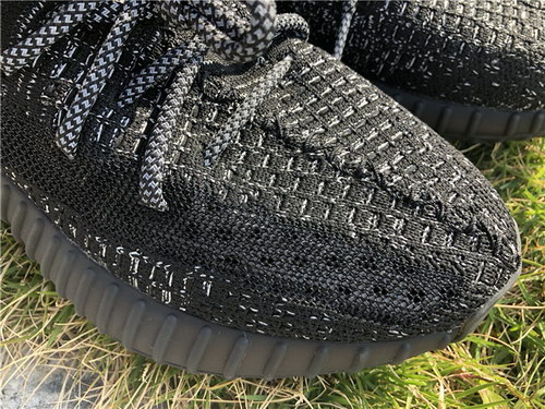 ad*s Y**zy 350 v2 boost static reflevtive black