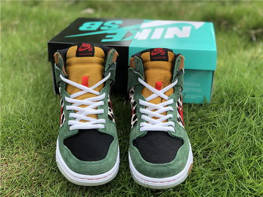Nike Dunk High “Dog Walker”(Women)