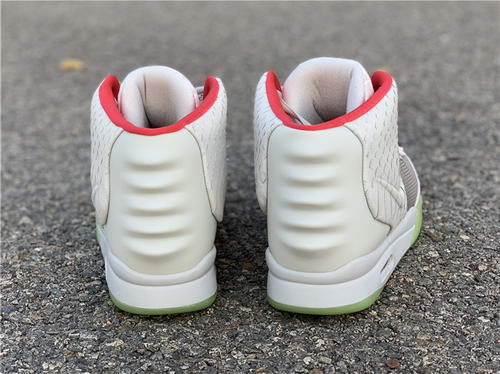 kanye west xnike air Y**zy ii nrg white