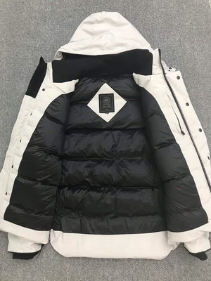 Can*a Go*e coat-37-136