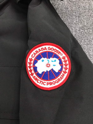 Can*a Go*e coat-37-139