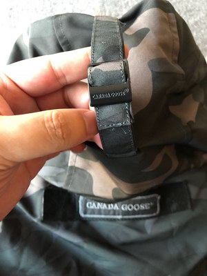 Can*a Go*e coat-13-166