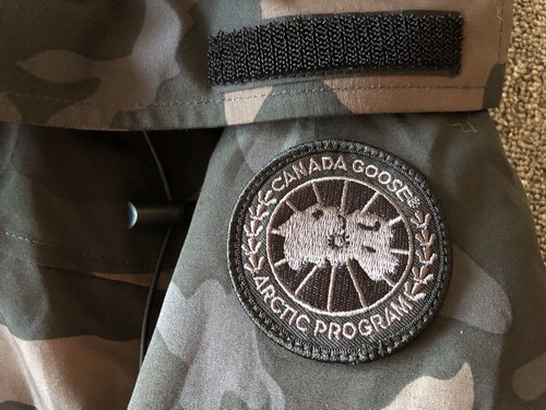 Can*a Go*e coat-13-166