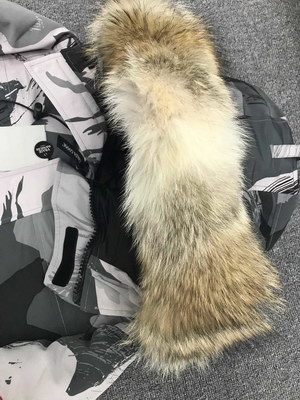 Can*a Go*e coat-13-167