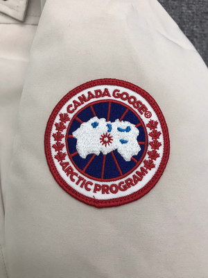 Can*a Go*e coat-13-165