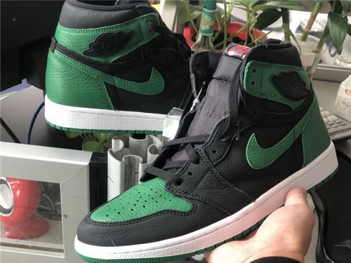 Air Jordan 1 Retro High OG Pine Green