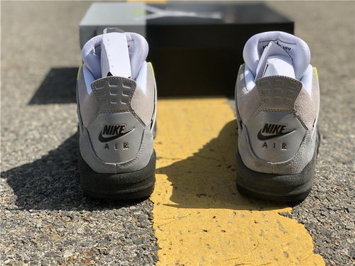 Air Jordan 4 SE “Neon”