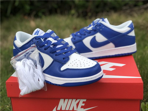 Nike Dunk Low “Kentucky”
