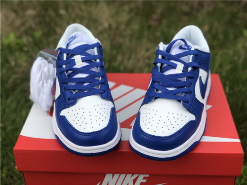Nike Dunk Low “Kentucky”