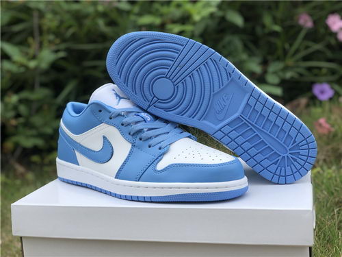 Air Jordan 1 Low UNC
