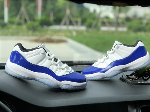 Air Jordan 11 Low  “Concord”