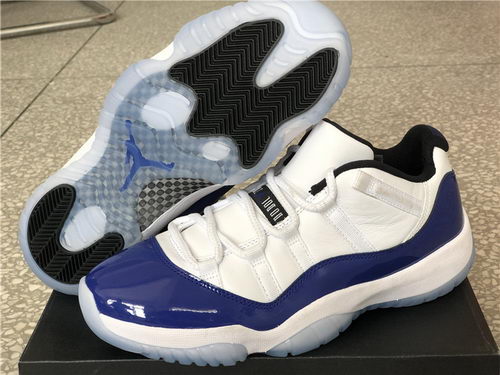 Air Jordan 11 Low  “Concord”