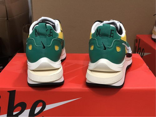 Sacai x Nike Pegasus Vaporfly-001