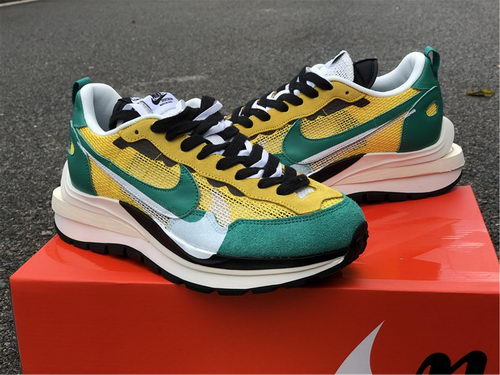 Sacai x Nike Pegasus Vaporfly-001
