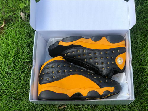 Air Jordan 13 “Oregon Ducks Yellow”