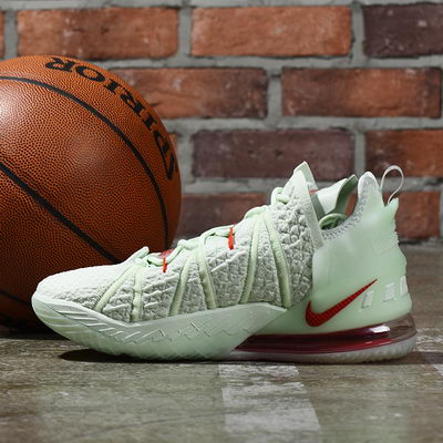 LeBron 18-003