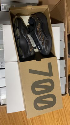 ad*s Y**zy 700 v3 “eremiel”