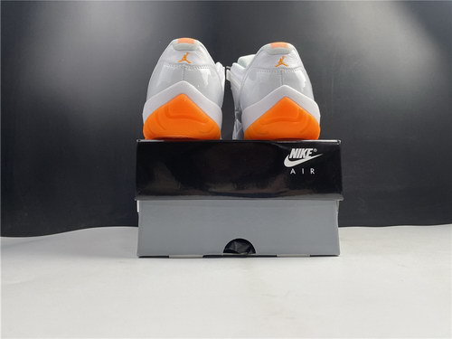 Air Jordan 11 Low WMNS Citrus