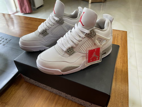 Air Jordan 4 “White Oreo”