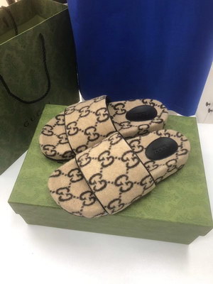 G*u*i slippers(aaa)-424