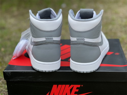 Air Jordan 1 High OG “Stealth”