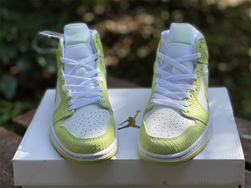 Air Jordan 1 Mid-067