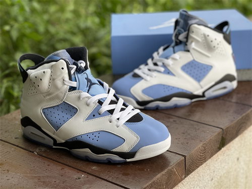 Air Jordan 6 UNC