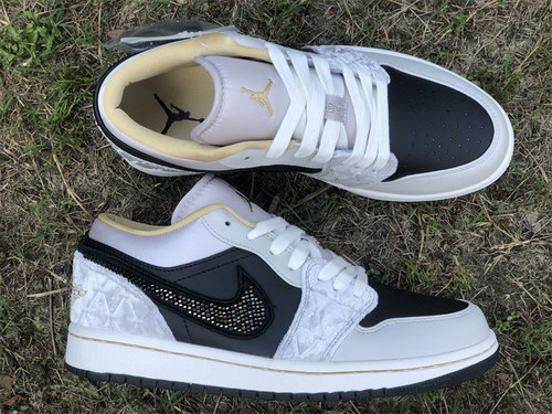 Air Jordan 1 Low Silk