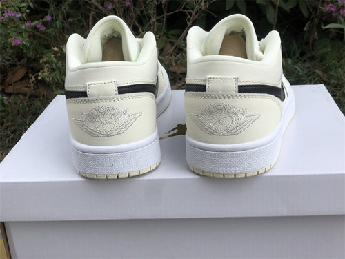 Air Jordan 1 Low-016