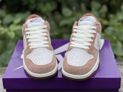 Nike Dunk Low PRM“Medium Curry”