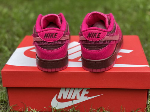 Nike Dunk Low “Valentine’s Day”