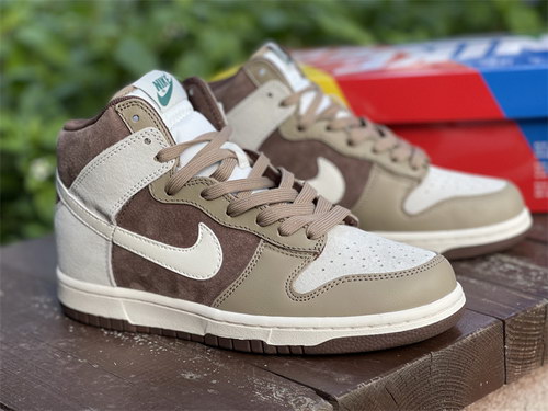 Nike Dunk High “Light Chocolate”