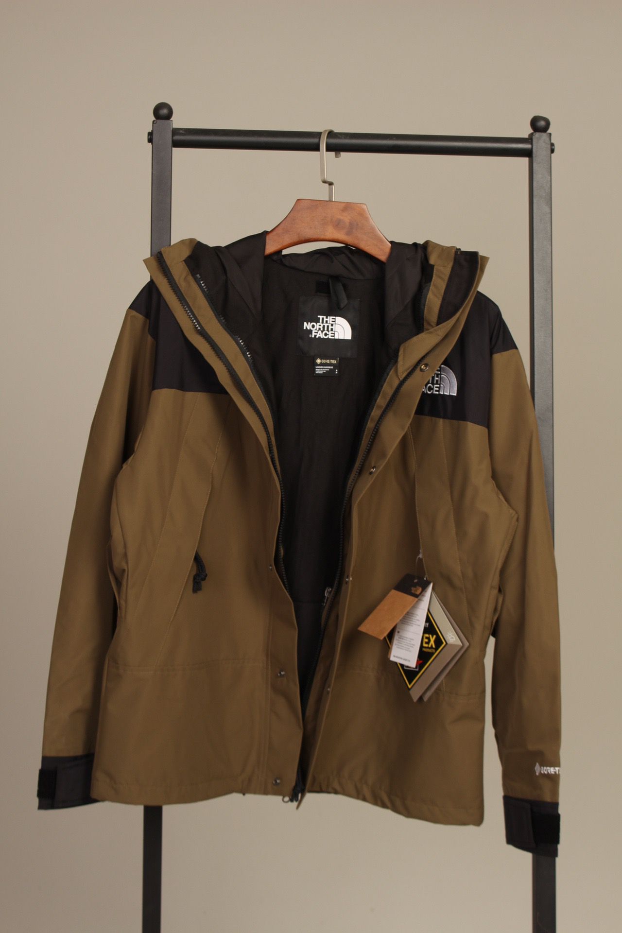 the n0*h F**e coat-016