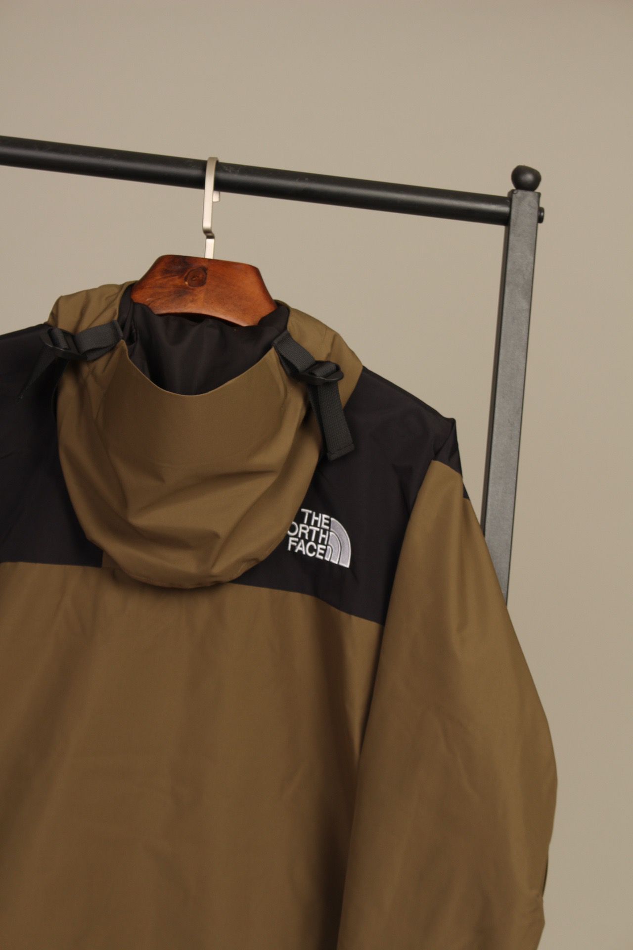 the n0*h F**e coat-016