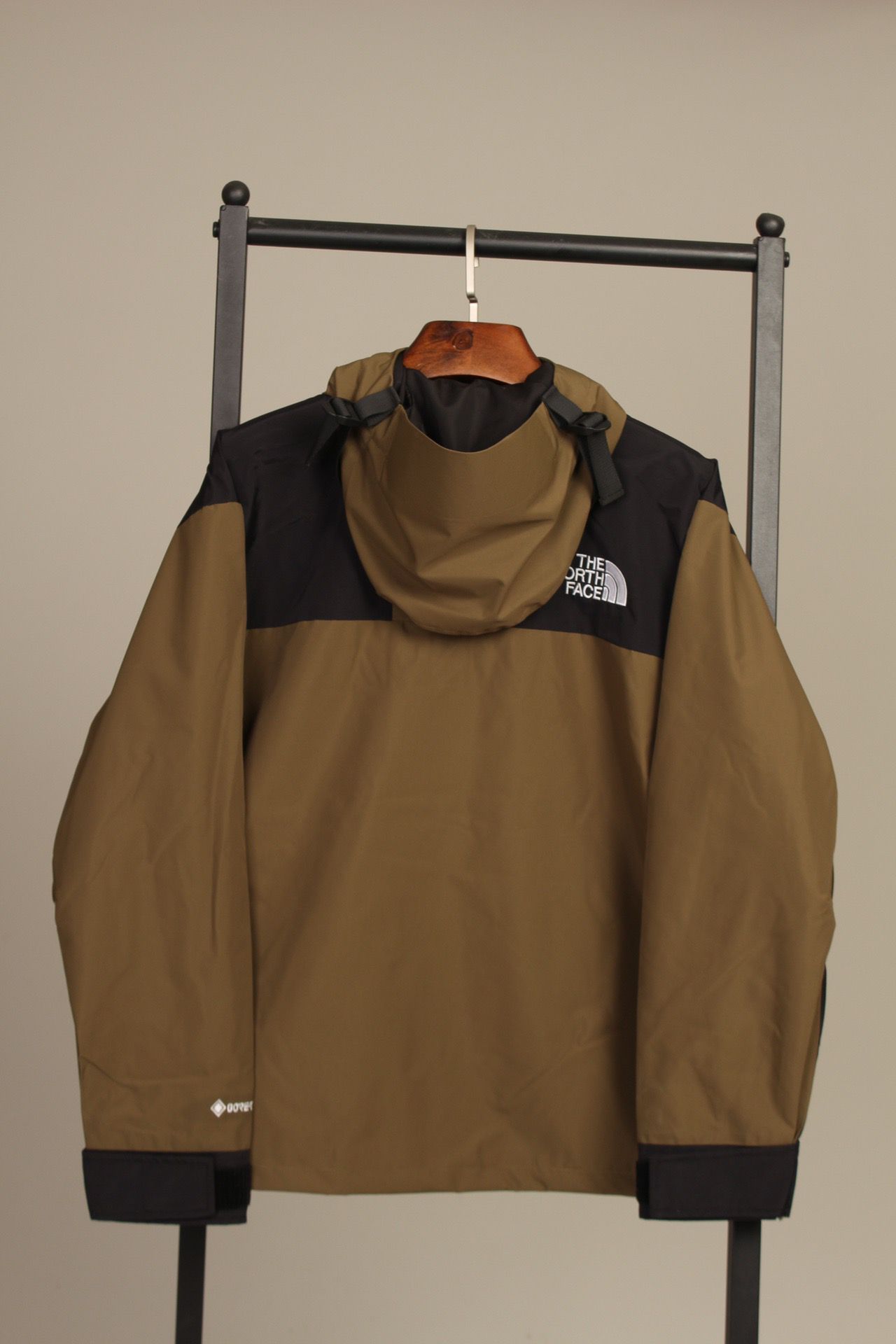 the n0*h F**e coat-016