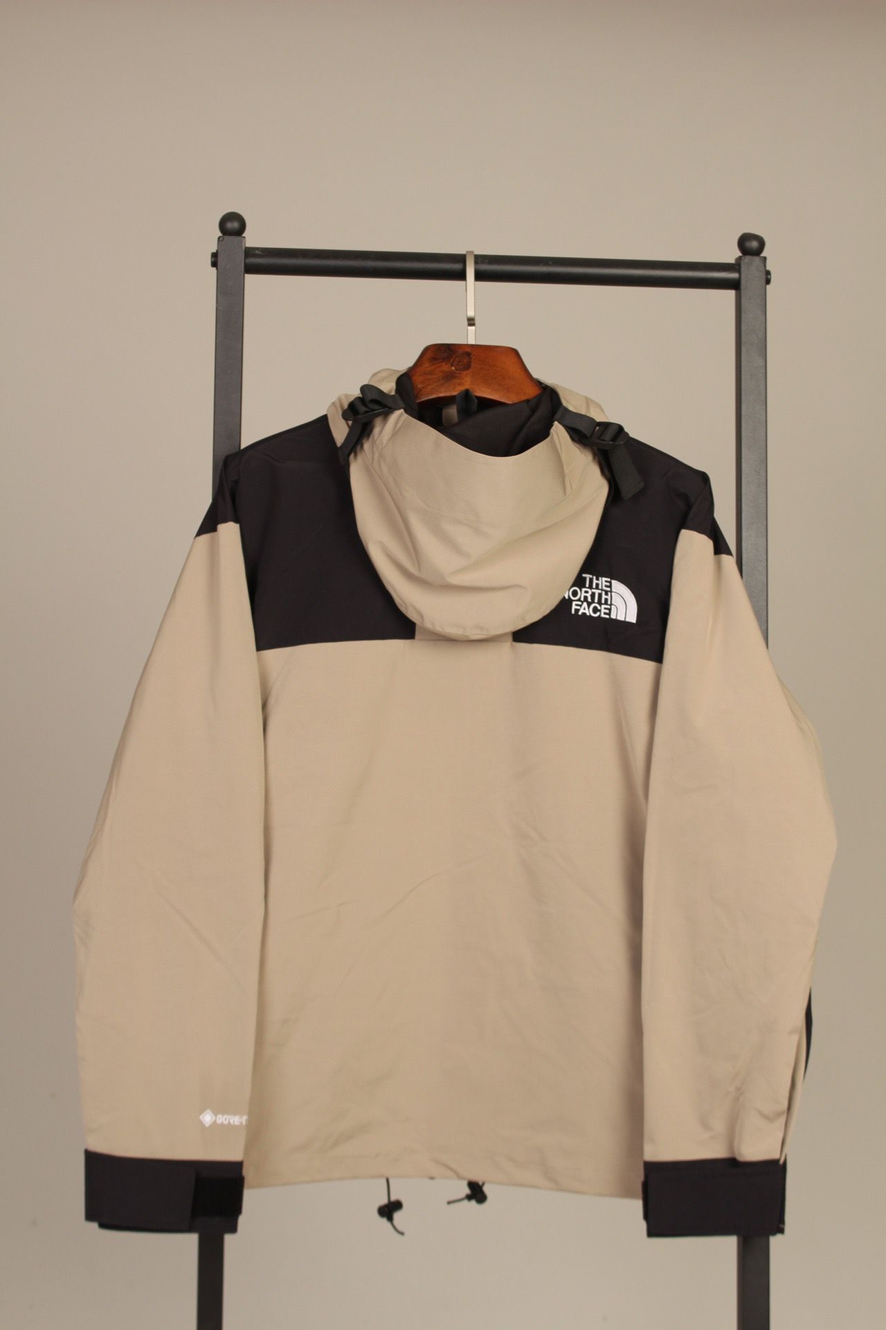 the n0*h F**e coat-022