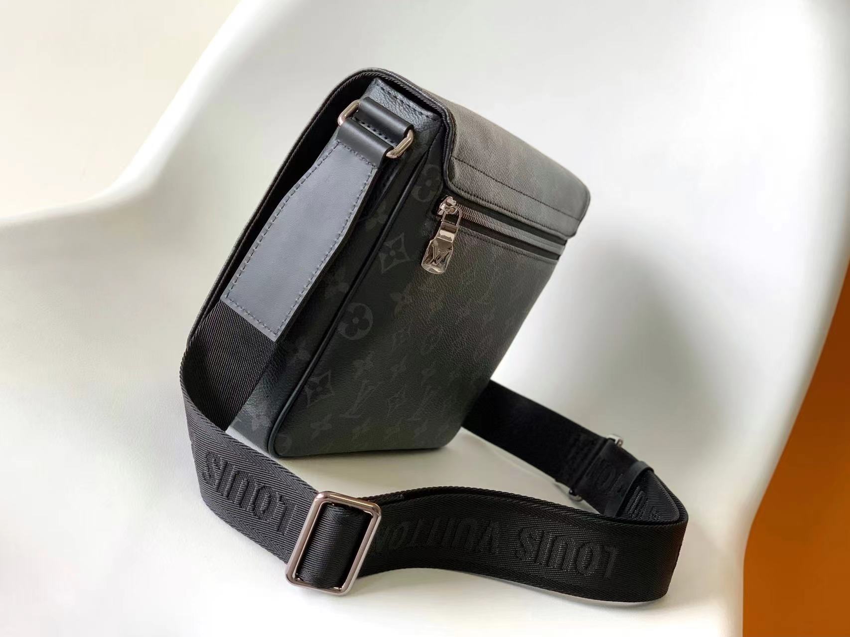 LV Handbags AAA(Men)-070