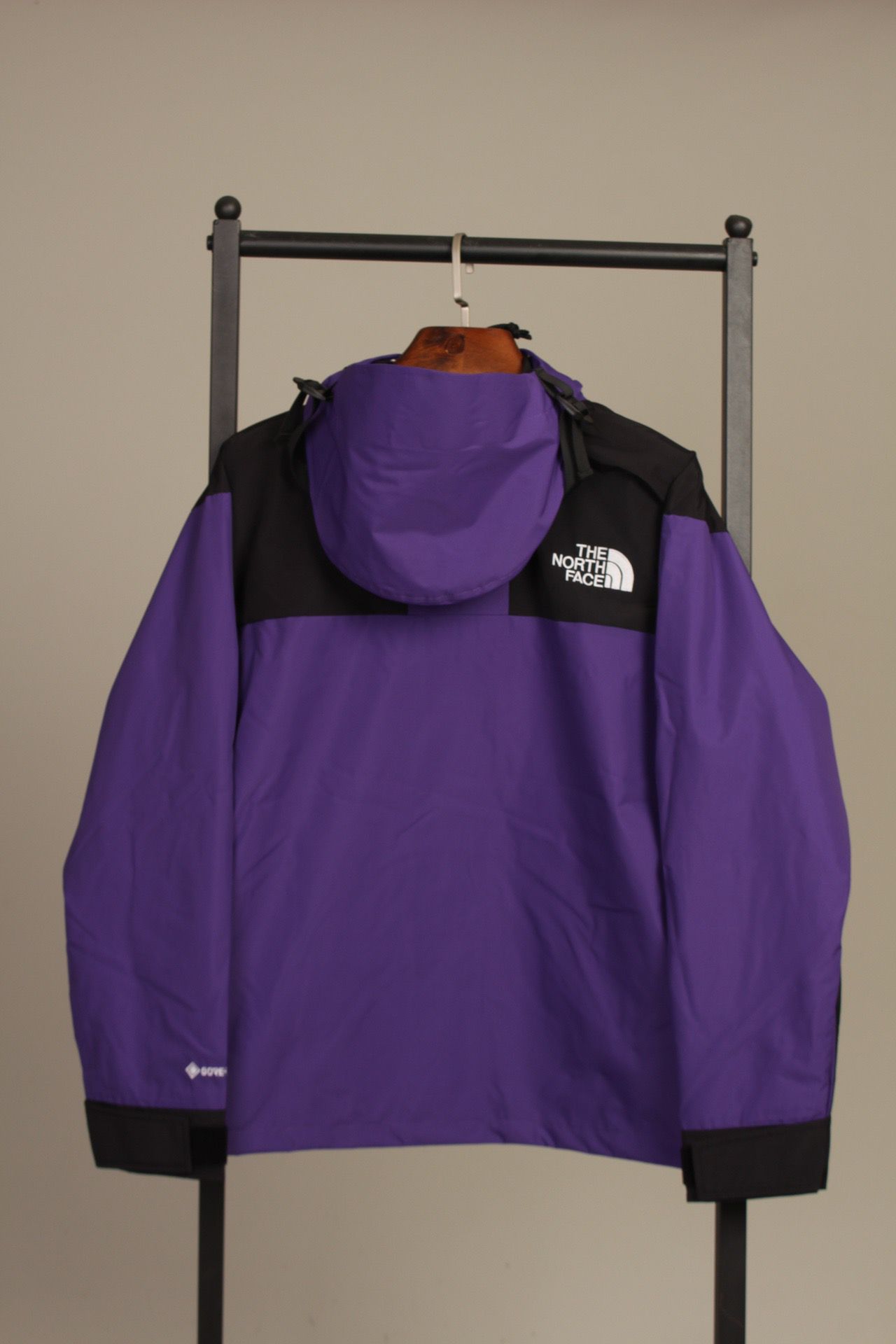 the n0*h F**e coat-023