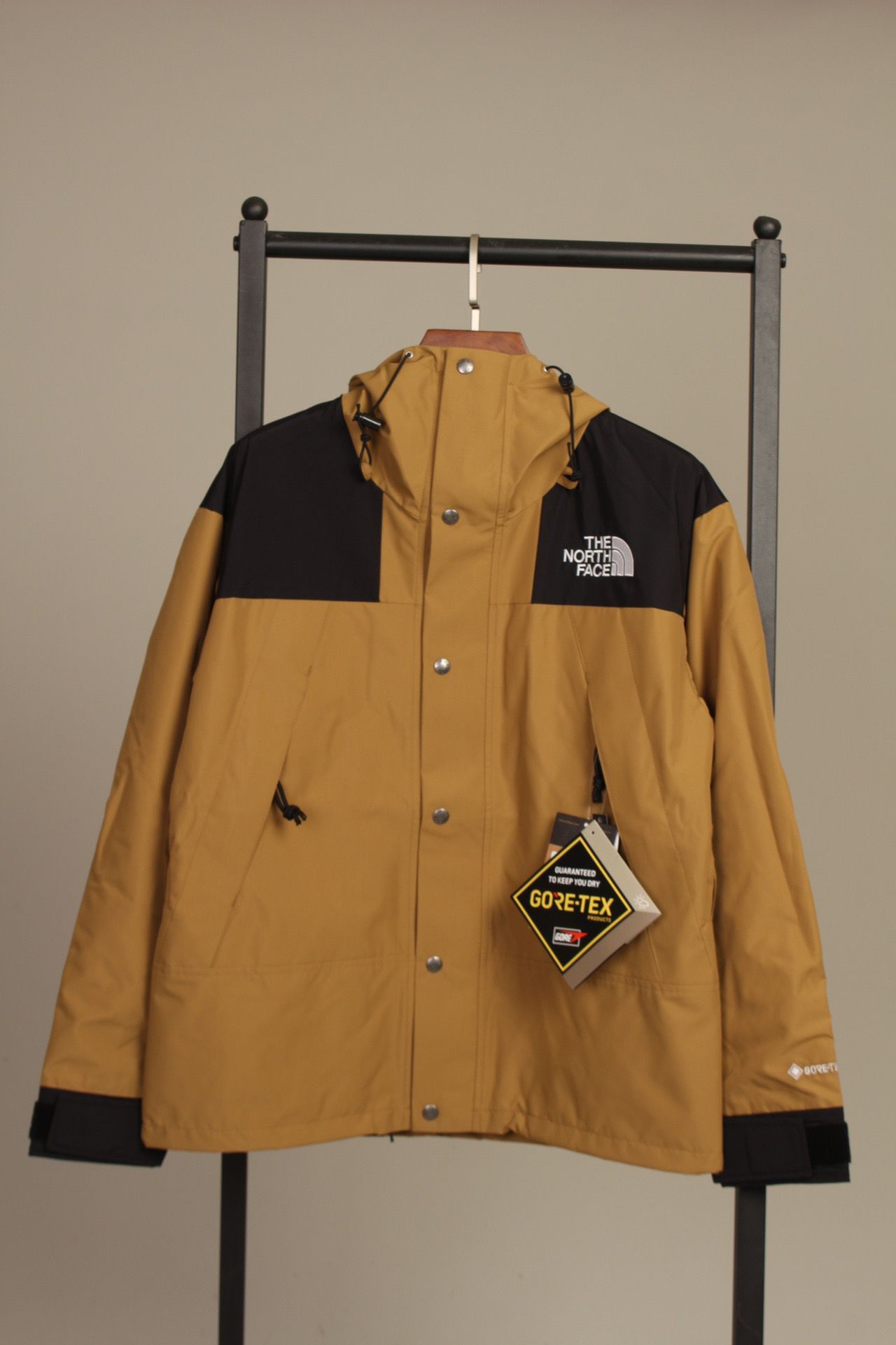 the n0*h F**e coat-018