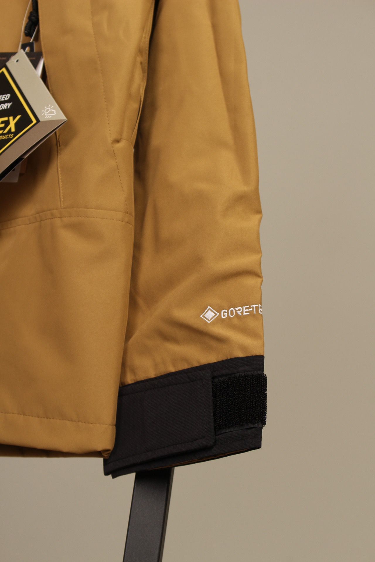 the n0*h F**e coat-018