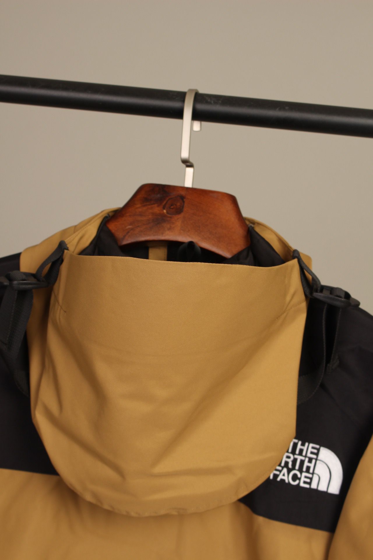 the n0*h F**e coat-018