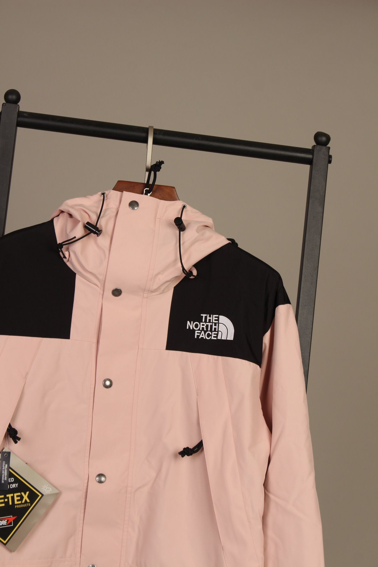 the n0*h F**e coat-024